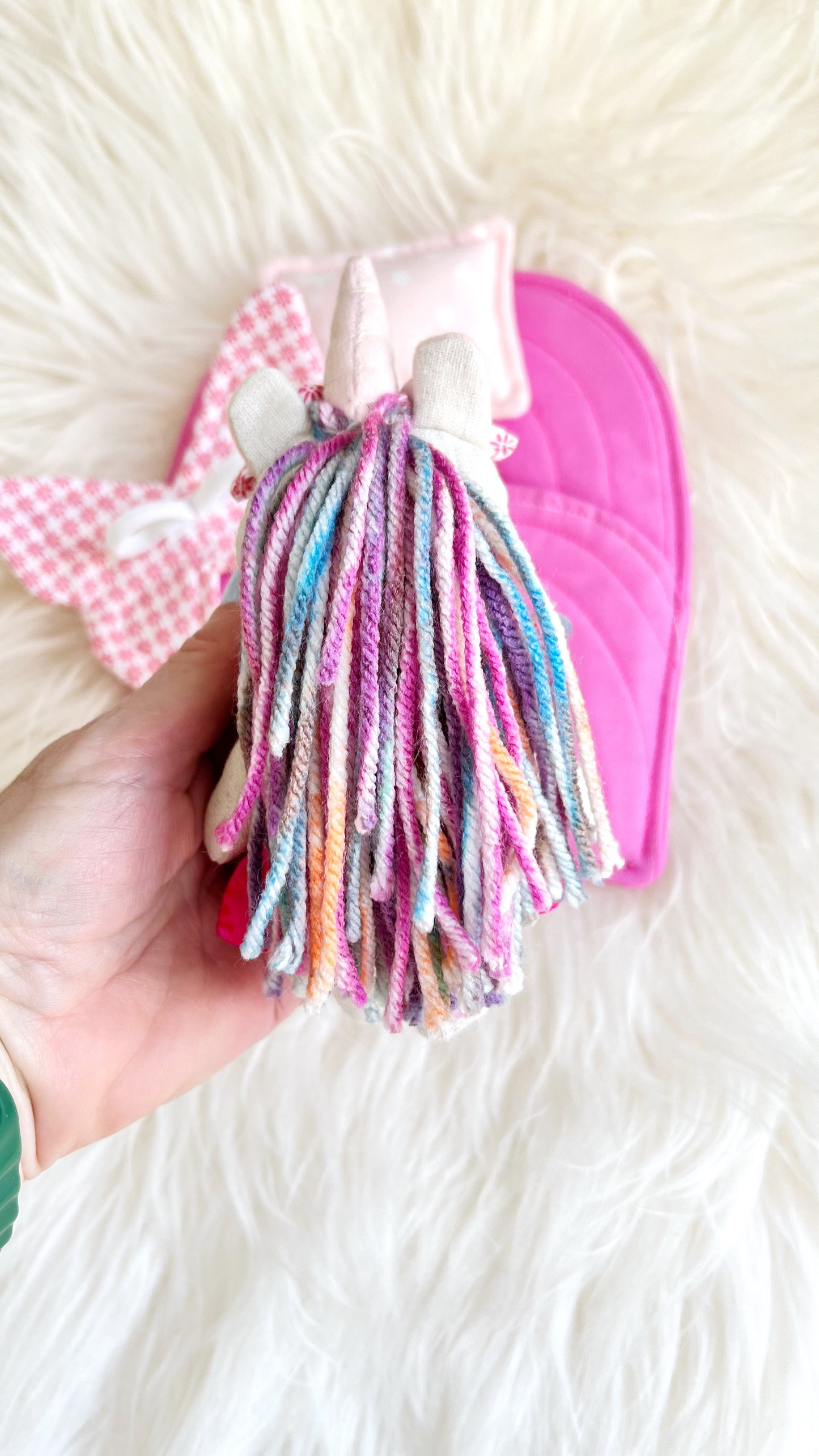 #5 Unicorn Doll, Rainbow Bed