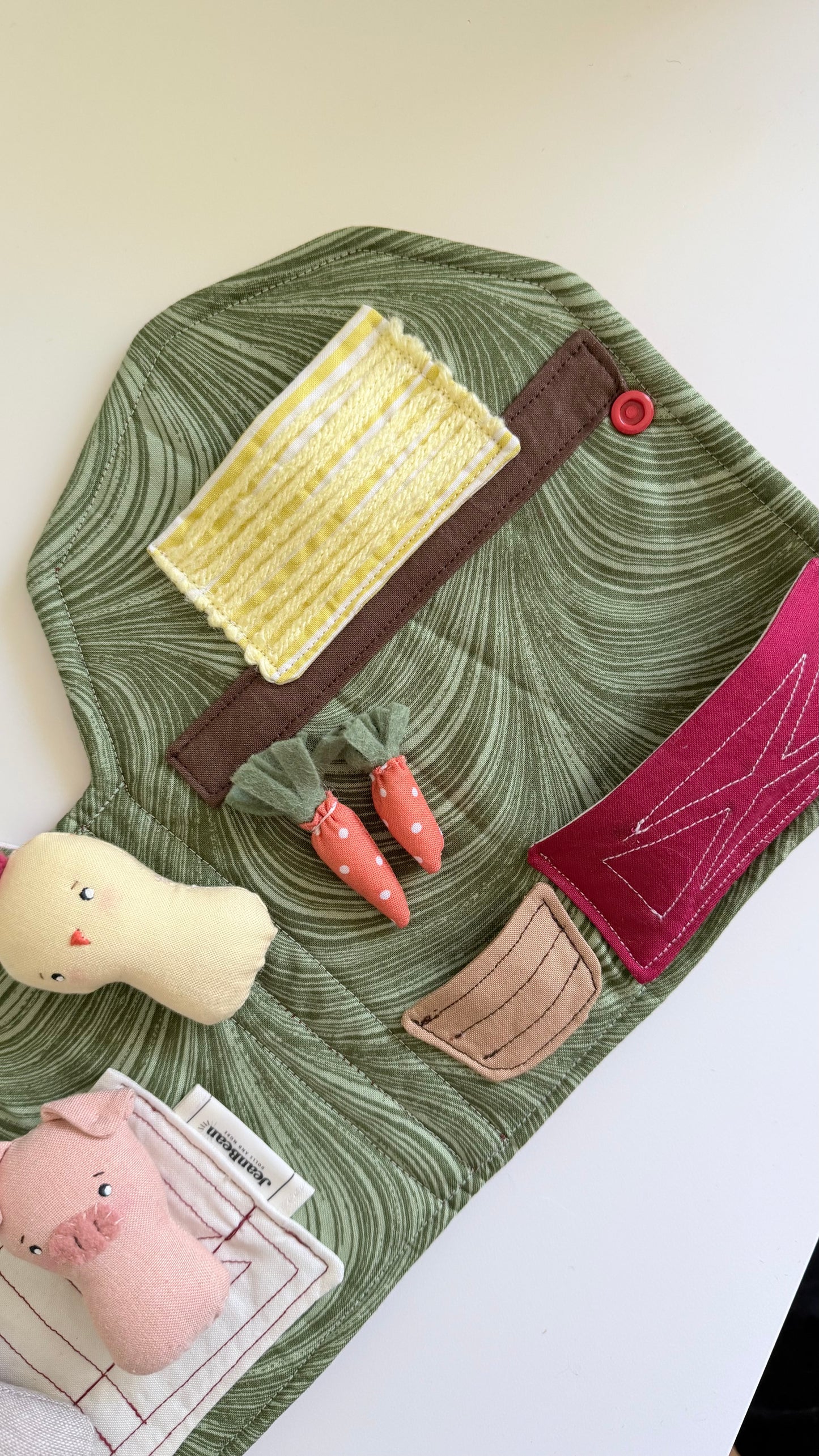 Barn Wallet, Barnyard House, Farm Animals