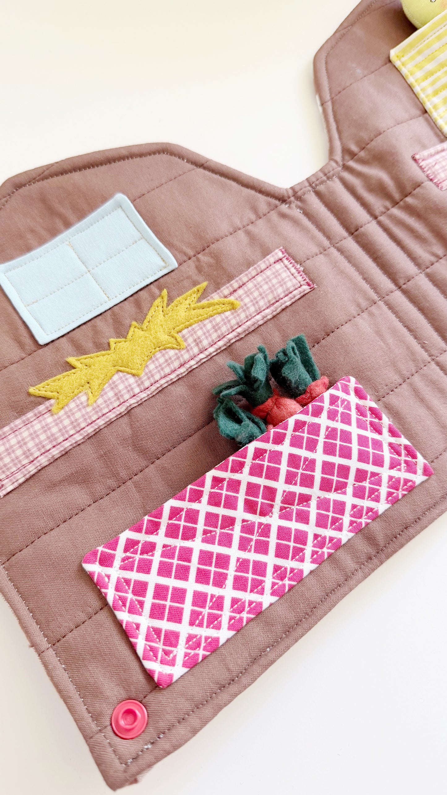 Barn Wallet, Barnyard House