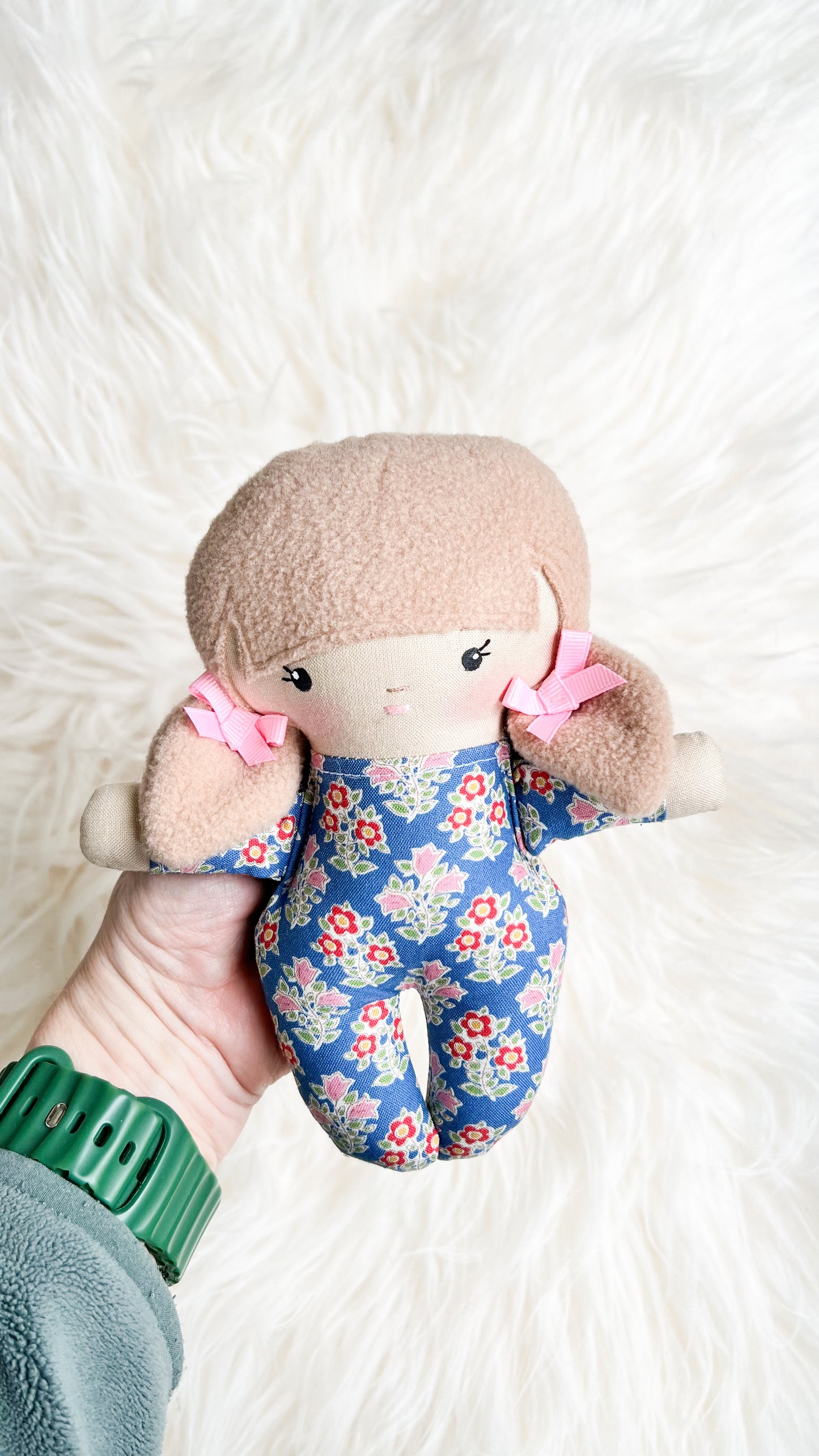 Wee doll, small doll