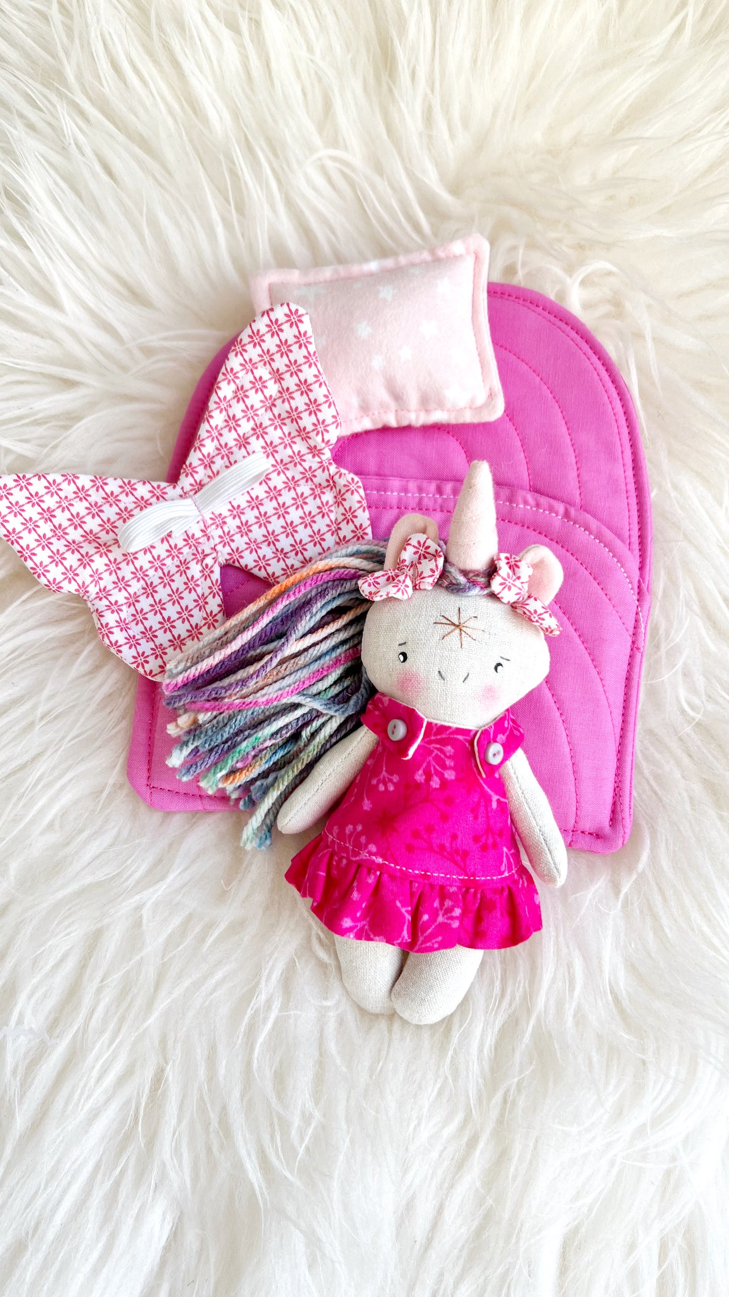#5 Unicorn Doll, Rainbow Bed