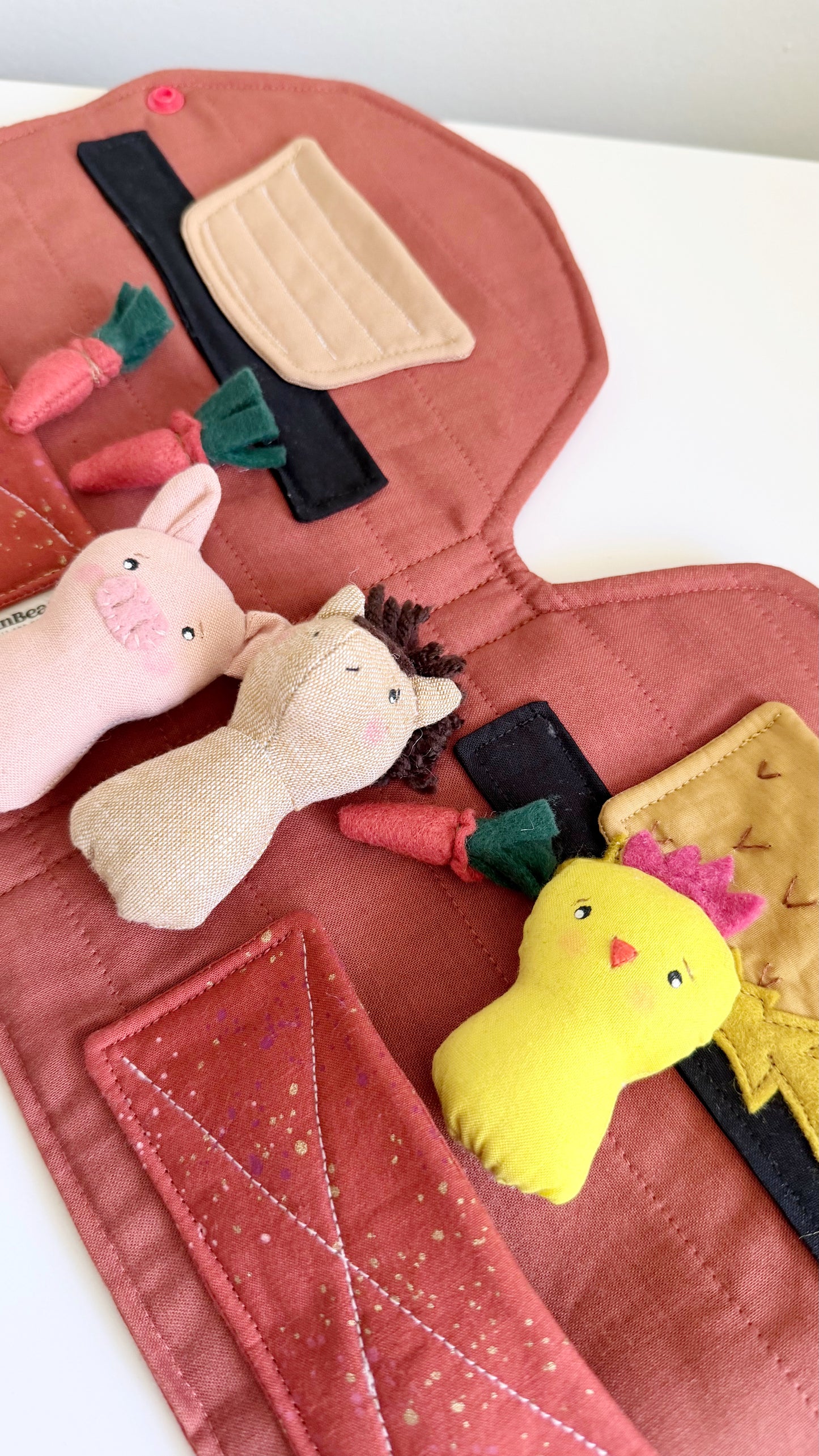 Barn Wallet, Barnyard House, Farm Animals