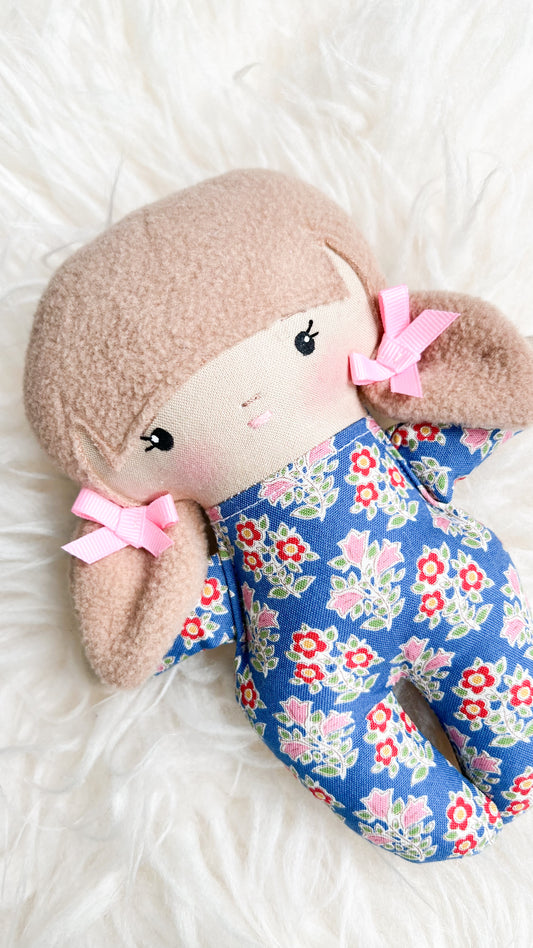 Wee doll, small doll