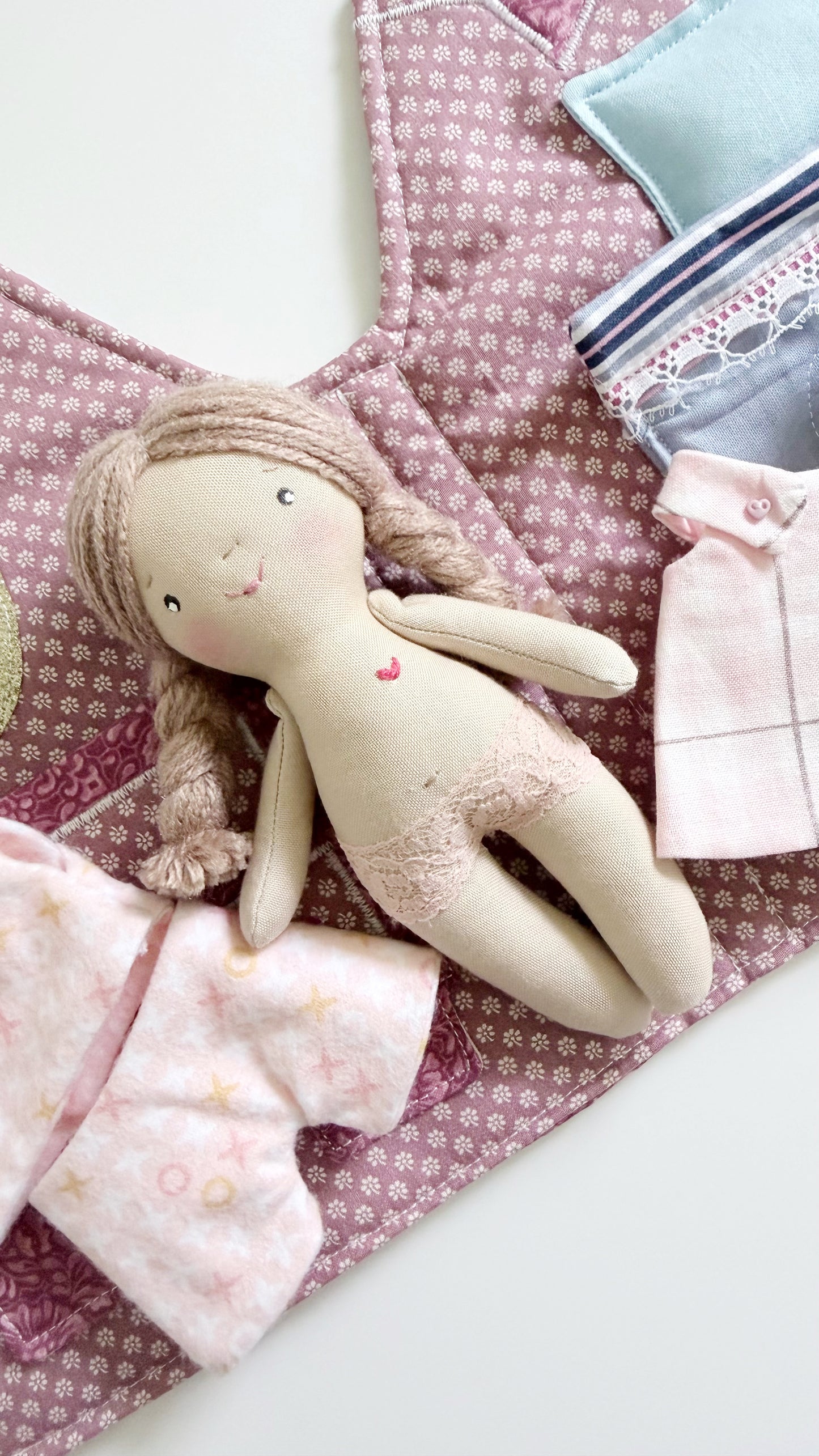 Travel Dollhouse, Pink Fabric Dollhouse