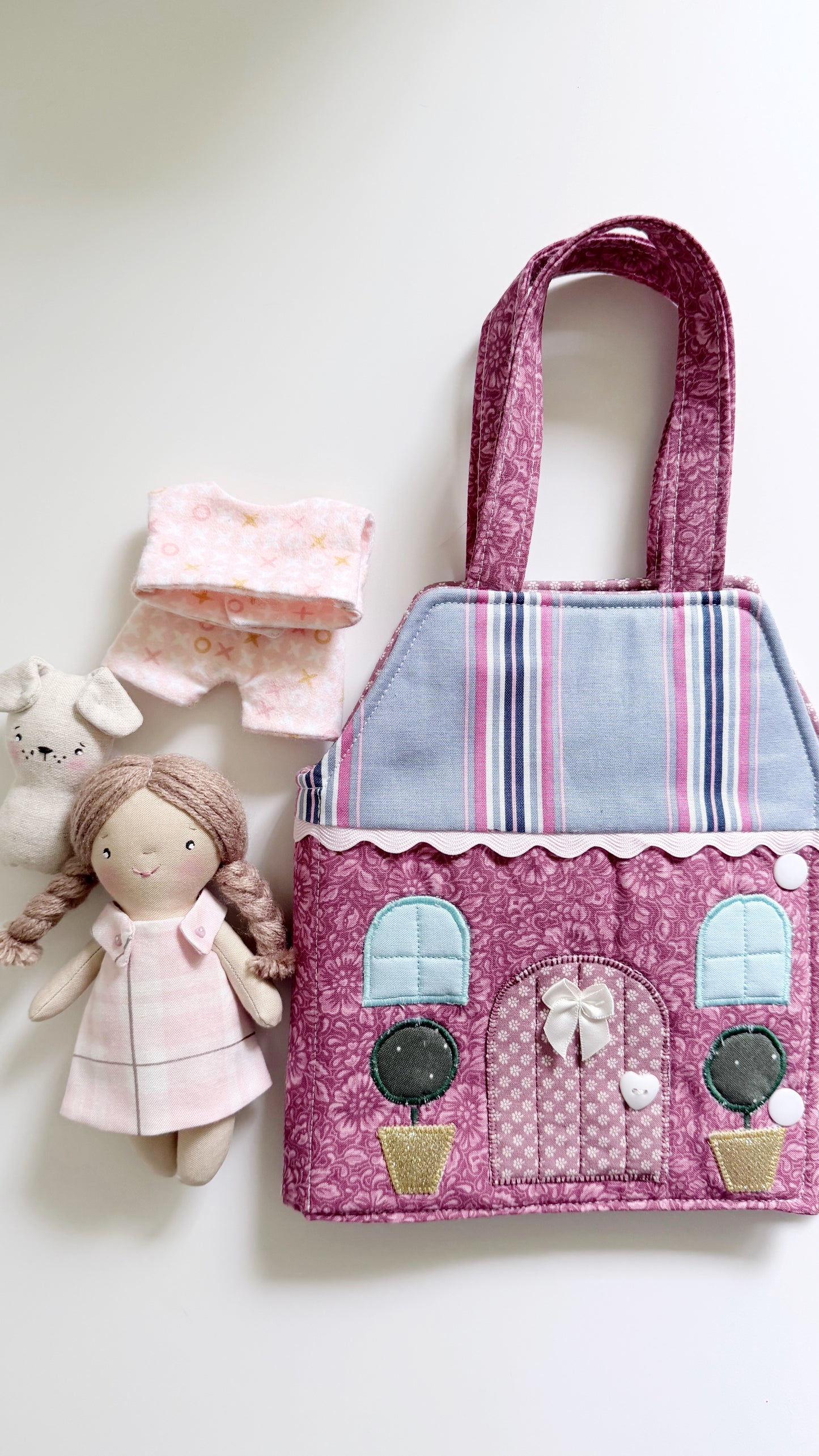 Travel Dollhouse, Pink Fabric Dollhouse