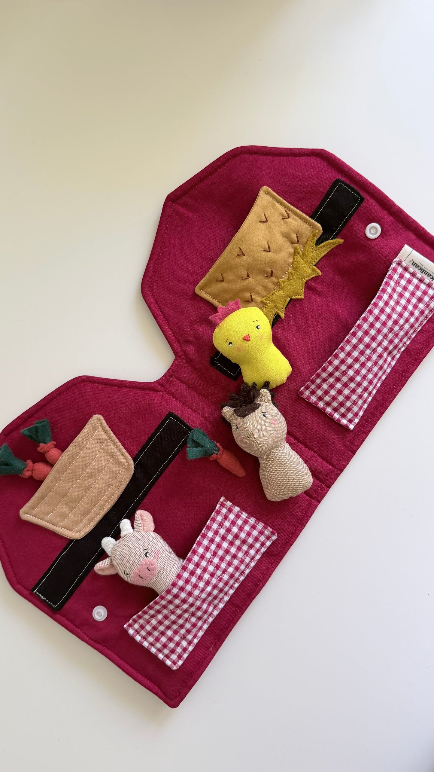 Barn Wallet, Barnyard House, Farm Animals