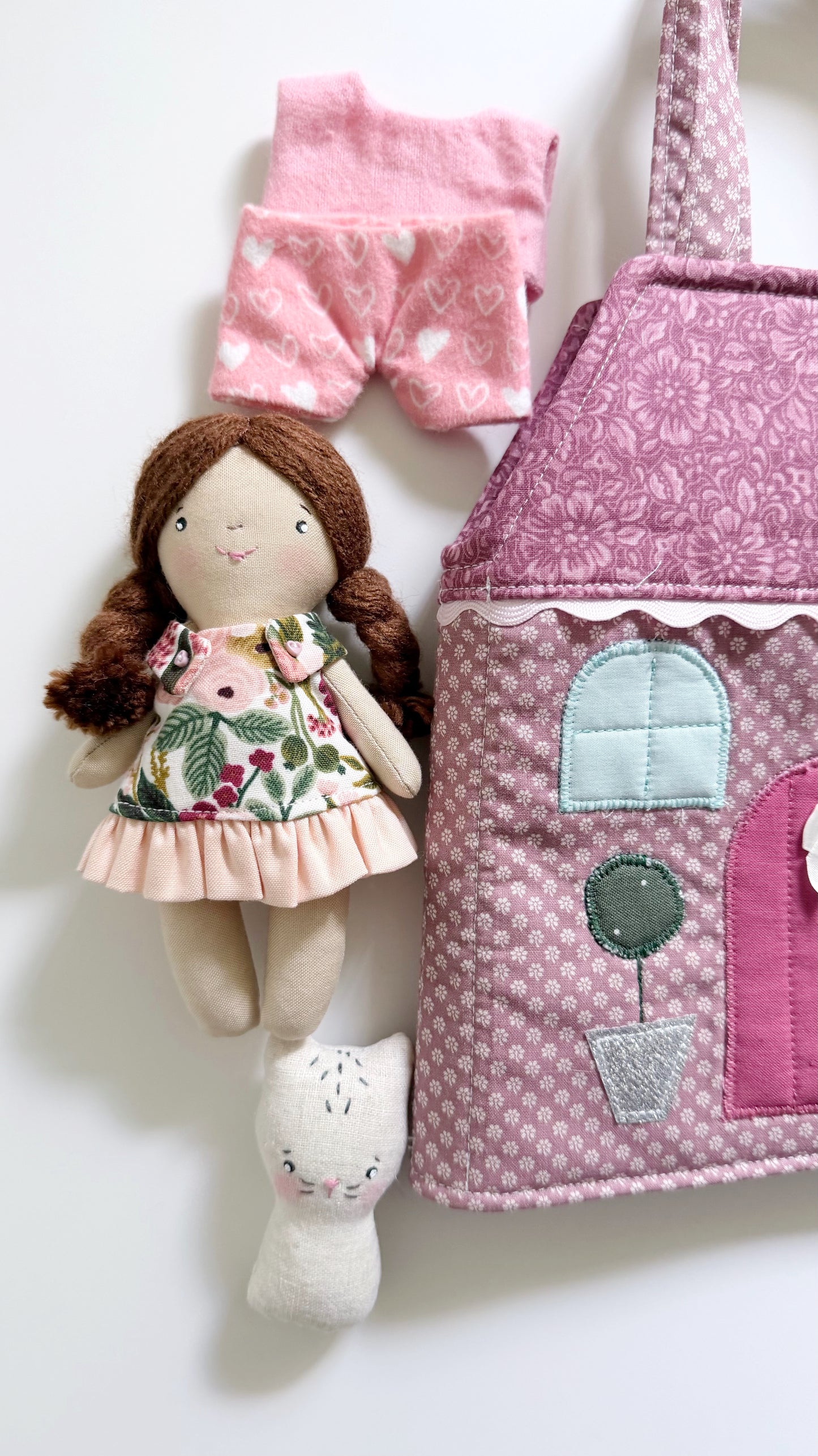 Travel Dollhouse, Pink Fabric Dollhouse