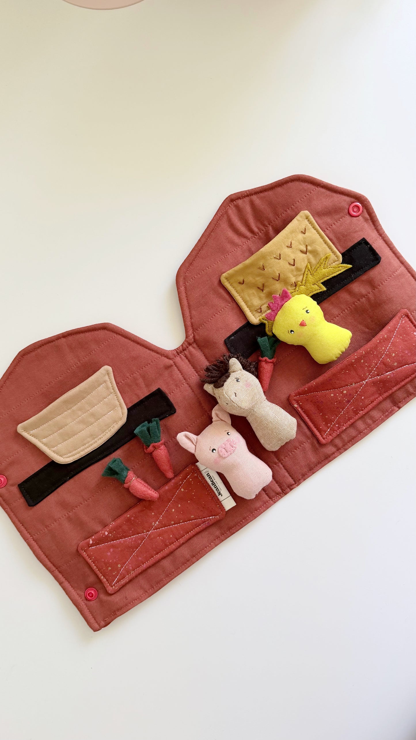 Barn Wallet, Barnyard House, Farm Animals