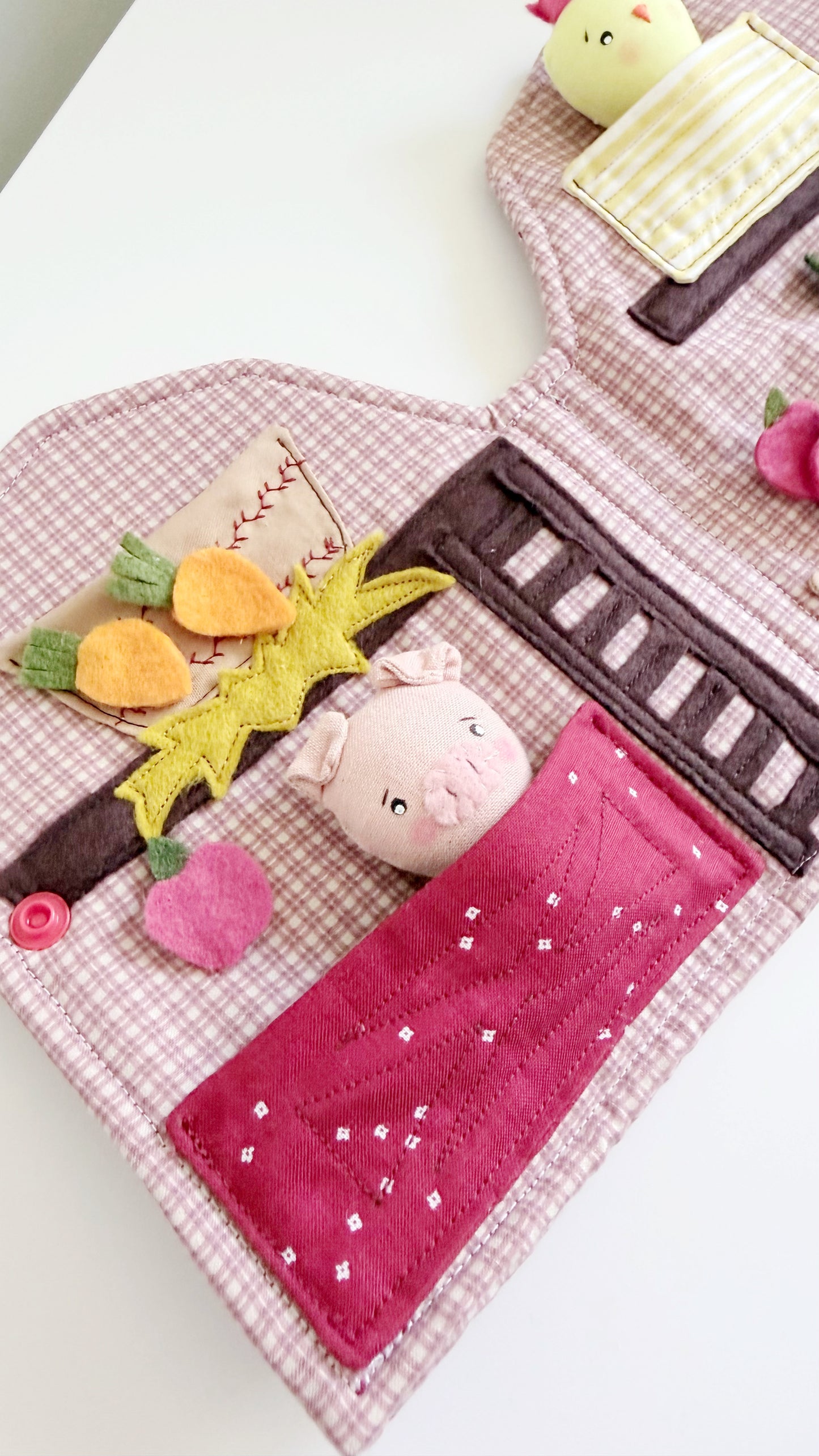 Barn Wallet, Barnyard House, Farm Animals