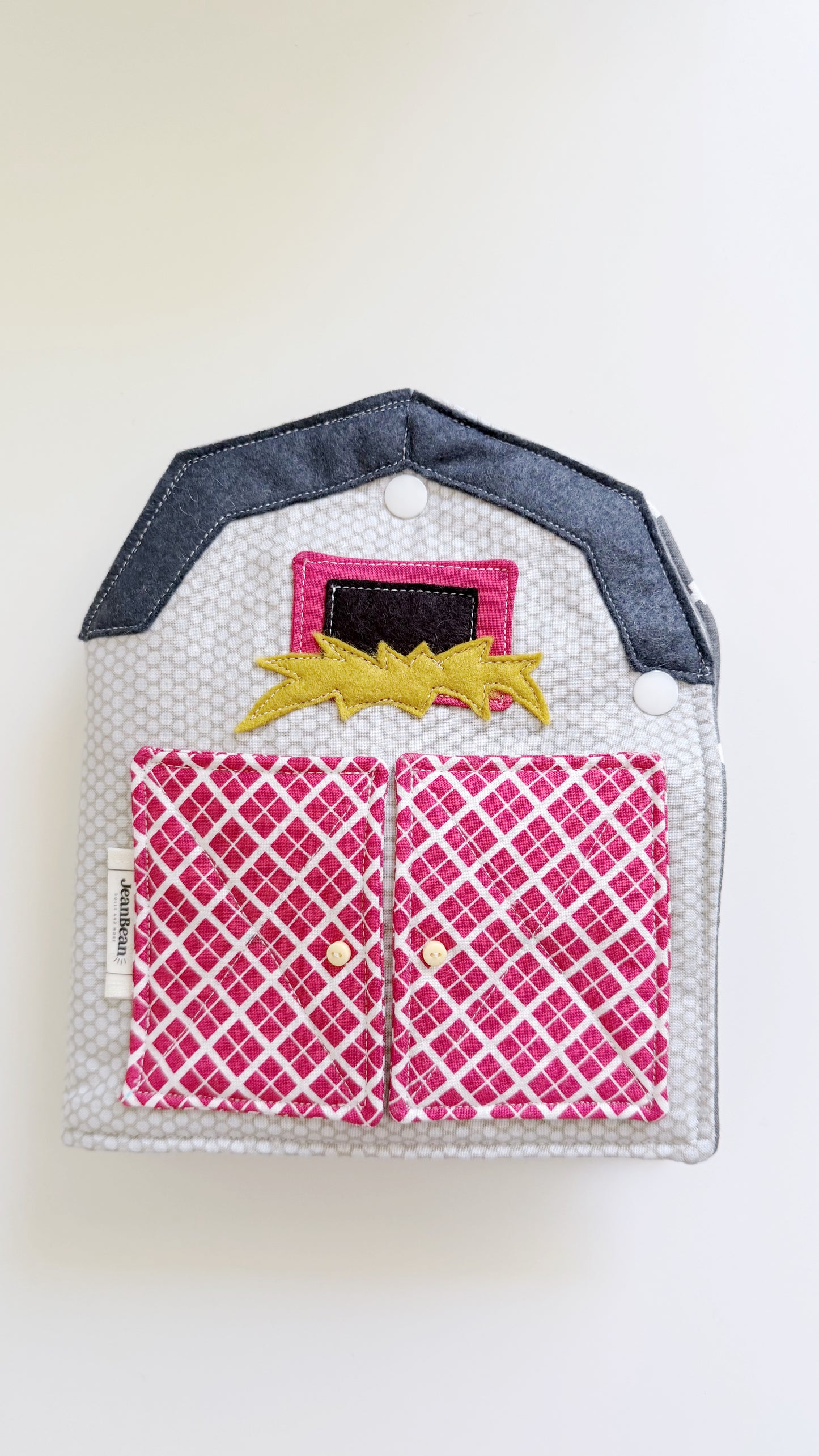 Barn Wallet, Barnyard House