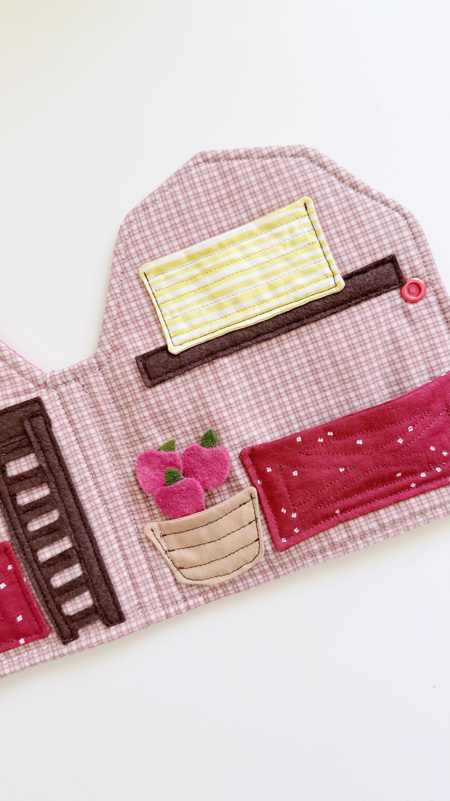 Barn Wallet, Barnyard House, Farm Animals