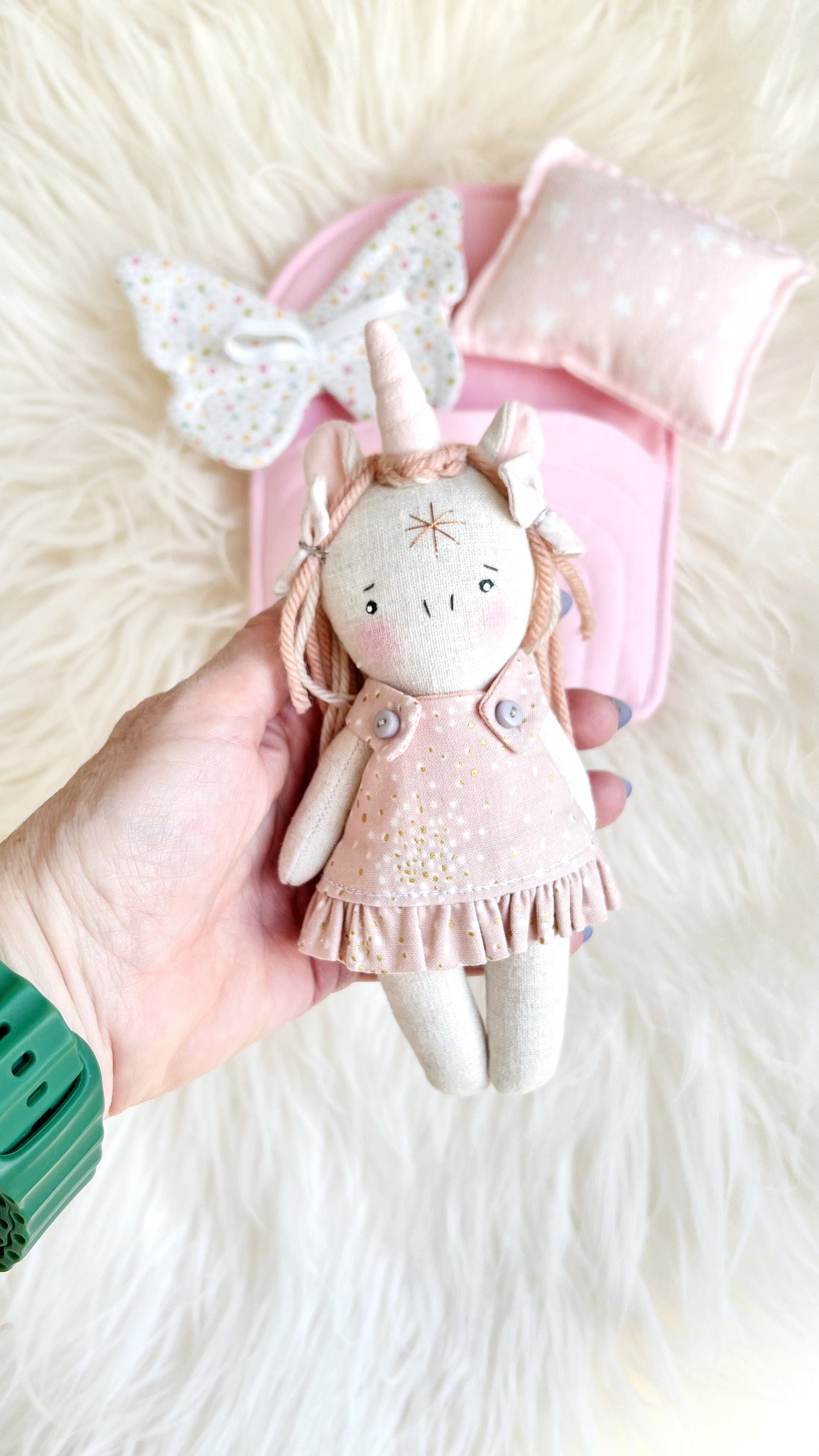#3 Unicorn Doll, Rainbow Bed